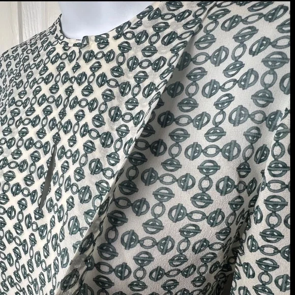 TORY BURCH Chain Print Silk Blouse English Green Long Sleeve Pleated Top 2 - Picture 6 of 10